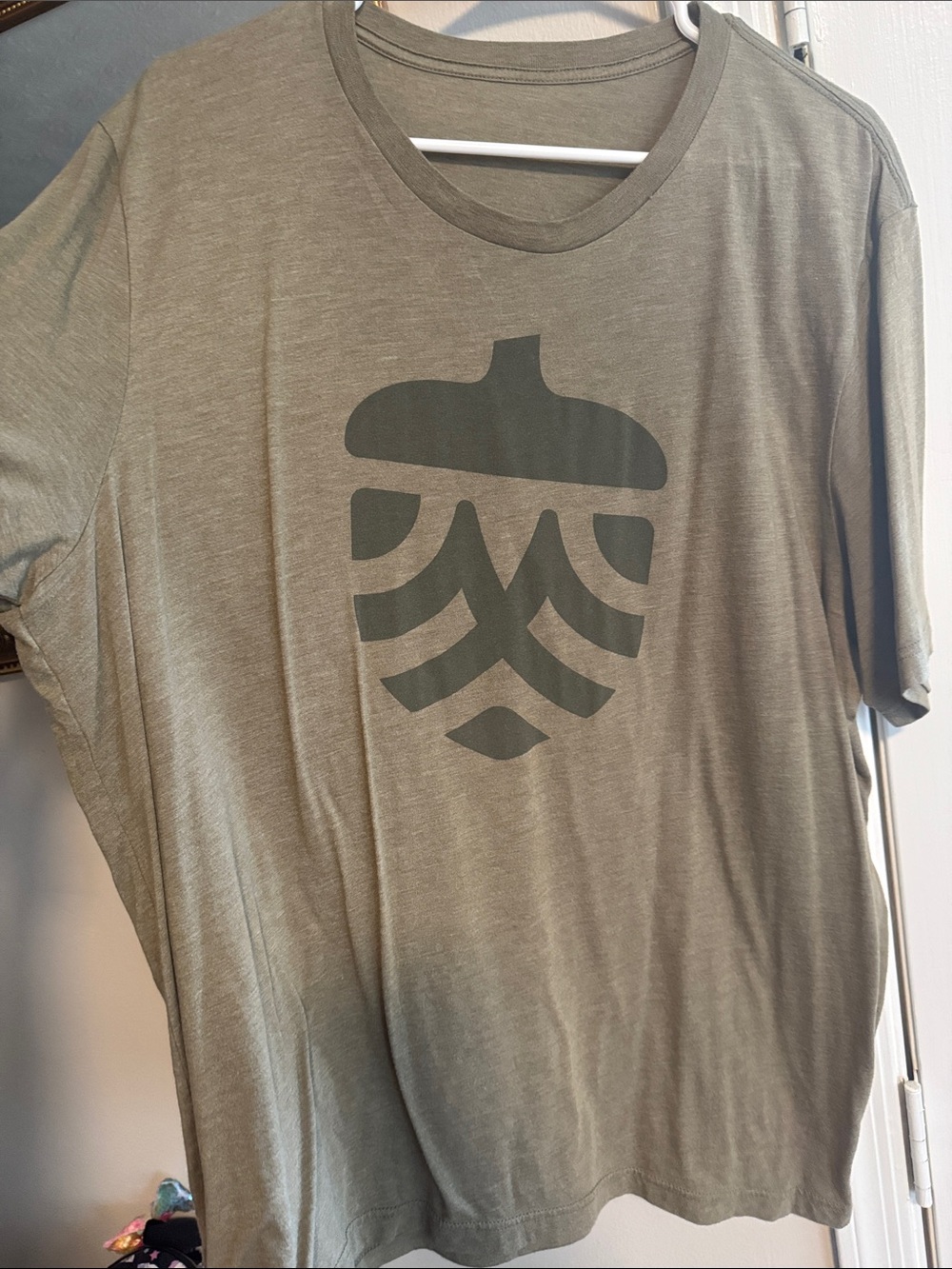 Ohio Parks Short-Sleeve Acorn Tee in Heather Olive with Evergreen Tone Graphic